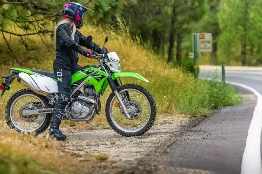 Review Kawasaki KLX 150L: Motor Trail yang Tangguh dan Lincah